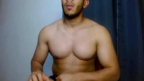 Snapshot of gurushake chatting on 02-01-26, 10:19 holl latino online show from 02-01-26, 10:19