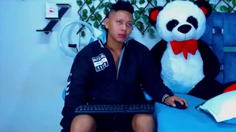 Hakim online show from 09-14-25, 01:54