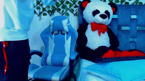 Hakim online show from 04-21-26, 03:24