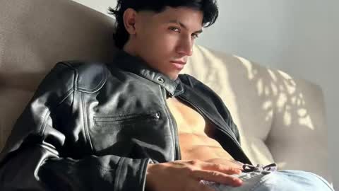 Snapshot of guts_x chatting on 01-23-25, 06:45 Guts online show from 01-23-25, 06:45