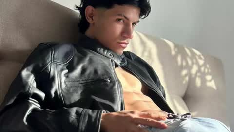 Snapshot of guts_x chatting on 01-27-25, 05:37 Guts online show from 01-27-25, 05:37