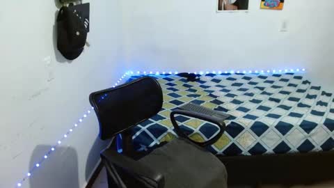 Snapshot of guts_x chatting on 02-03-25, 10:54 Guts online show from 02-03-25, 10:54