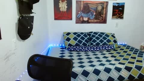 Snapshot of guts_x chatting on 02-20-25, 06:24 Guts online show from 02-20-25, 06:24