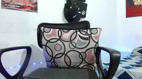 Snapshot of guts_x chatting on 02-27-25, 08:09 Guts online show from 02-27-25, 08:09