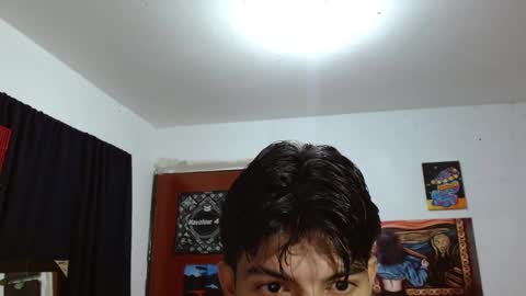 Snapshot of guts_x chatting on 09-08-25, 06:40 Guts online show from 09-08-25, 06:40