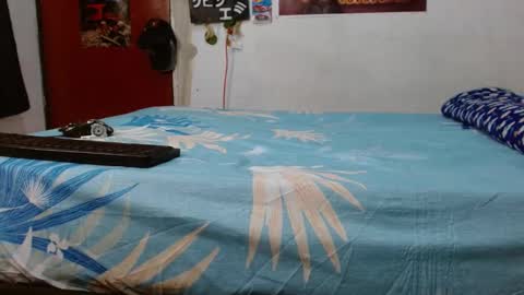 Snapshot of guts_x chatting on 10-22-25, 05:13 Guts online show from 10-22-25, 05:13