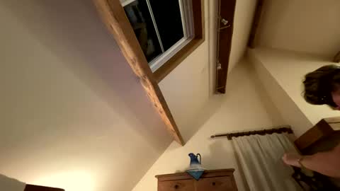 Snapshot of guwi chatting on 12-16-24, 07:54 Whynotbaby online show from 12-16-24, 07:54