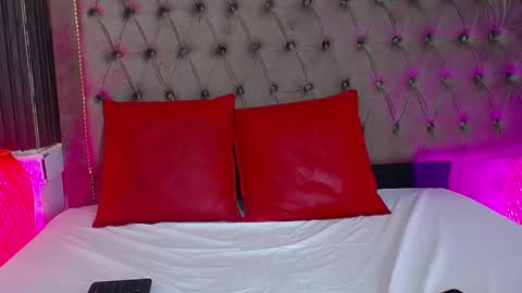 Snapshot of guxplo_ chatting on 02-20-25, 02:07 Miss online show from 02-20-25, 02:07