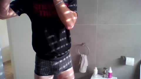 Flo online show from 09-23-25, 02:53