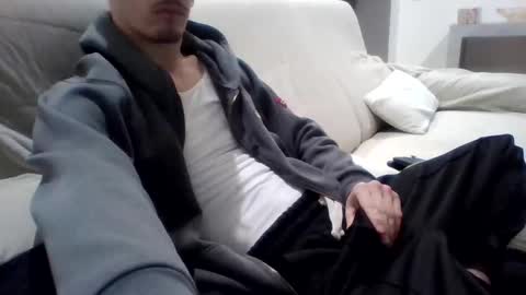 Flo online show from 11-25-25, 03:34