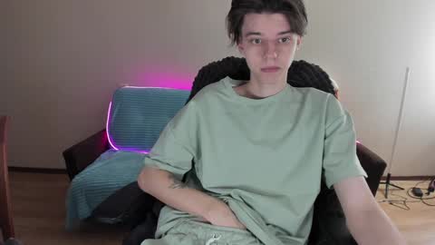 guy_liam1 online show from 01-06-25, 04:58