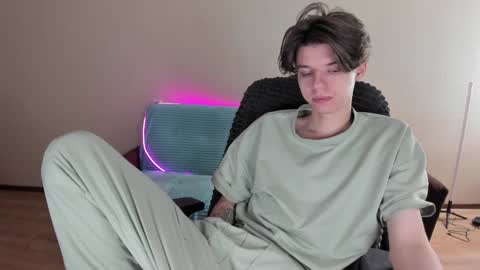 guy_liam1 online show from 01-13-25, 04:50