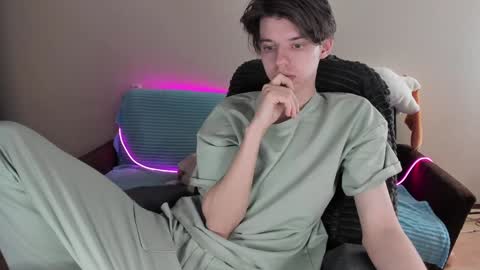 guy_liam1 online show from 01-24-25, 08:02