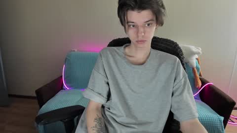 guy_liam1 online show from 02-04-25, 06:14