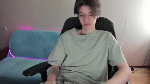 guy_liam1 online show from 02-14-25, 07:17