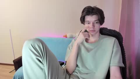 guy_liam1 online show from 02-23-25, 06:17