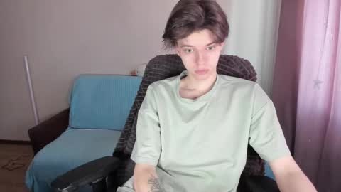 guy_liam1 online show from 03-11-25, 08:09