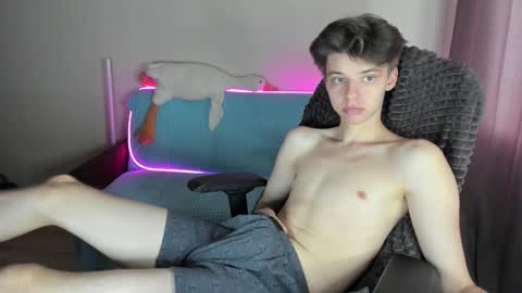 guy_liam1 online show from 10-13-25, 01:44