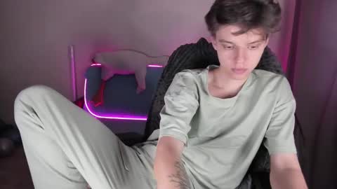 guy_liam1 online show from 10-14-25, 02:18