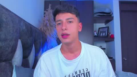 Snapshot of guy_twinks chatting on 01-16-25, 10:34 Gabriel online show from 01-16-25, 10:34