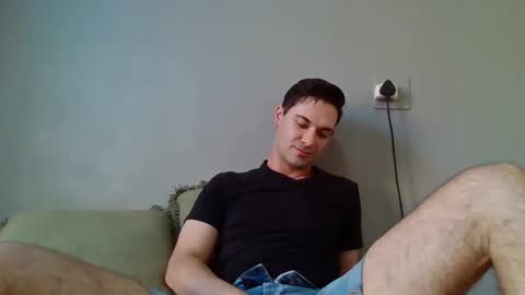 Snapshot of guyhardon chatting on 01-20-25, 02:14 Guy Hardon online show from 01-20-25, 02:14