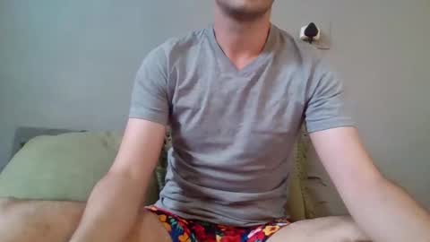 Snapshot of guyhardon chatting on 02-14-25, 04:20 Guy Hardon online show from 02-14-25, 04:20