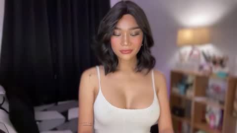 Snapshot of gwapangahas chatting on 10-11-25, 11:14 Alexa online show from 10-11-25, 11:14