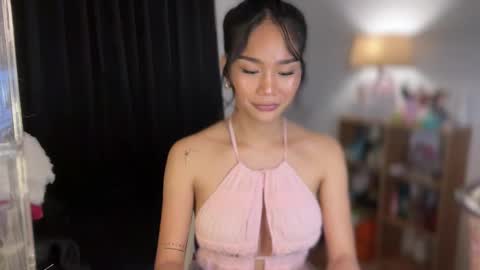 Snapshot of gwapangahas chatting on 10-14-25, 04:46 Alexa online show from 10-14-25, 04:46