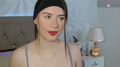 Gwen Drew online show from 12-19-25, 01:07