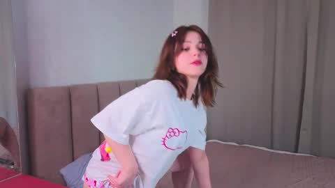 Snapshot of gwendolyndrews chatting on 10-21-25, 01:50 Lisa online show from 10-21-25, 01:50