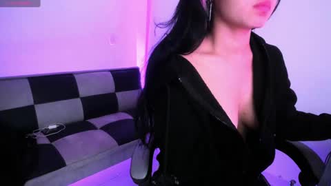 gwenhazel online show from 10-06-25, 11:18