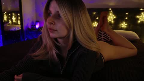 gwenhilton online show from 12-28-24, 05:33