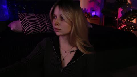 gwenhilton online show from 01-03-25, 06:11