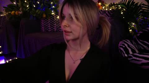 gwenhilton online show from 02-21-25, 09:02