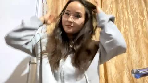 Azumi online show from 05-04-26, 03:19