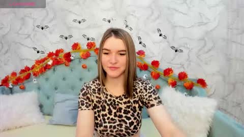 Snapshot of gwensmitt chatting on 10-30-25, 12:01 gwensmitt online show from 10-30-25, 12:01