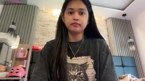 Snapshot of gwynmylove chatting on 03-30-26, 01:28 Gwyn online show from 03-30-26, 01:28