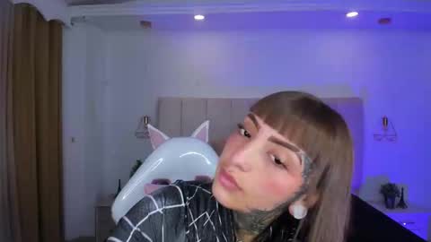 Snapshot of gyal_8_ chatting on 11-28-25, 05:21 gyal_8_ online show from 11-28-25, 05:21