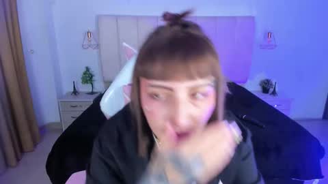 Snapshot of gyal_8_ chatting on 11-30-25, 03:54 gyal_8_ online show from 11-30-25, 03:54