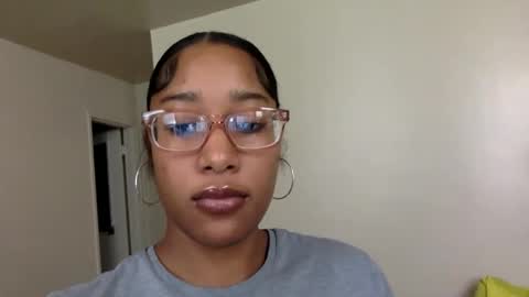 Snapshot of gyalxoxo chatting on 10-03-25, 04:15 gyalxoxo online show from 10-03-25, 04:15