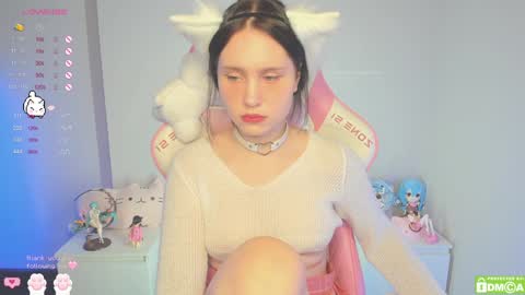 Snapshot of gylaxie chatting on 12-11-24, 11:51 online show from 12-11-24, 11:51