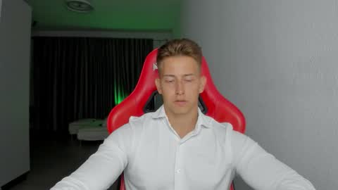 Oliver online show from 11-06-25, 10:32