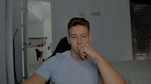 Oliver online show from 04-28-26, 03:17