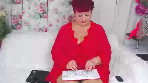 Snapshot of gypsygranny chatting on 12-06-24, 09:32 Eva online show from 12-06-24, 09:32