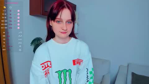 Kelly  Lilly online show from 10-04-25, 06:50