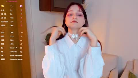 Kelly  Lilly online show from 12-20-25, 06:48