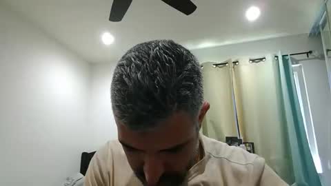Snapshot of h0nest84 chatting on 05-09-26, 05:29 h0nest84 online show from 05-09-26, 05:29
