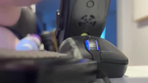 Snapshot of h20976 chatting on 10-04-25, 05:27 h20976 online show from 10-04-25, 05:27