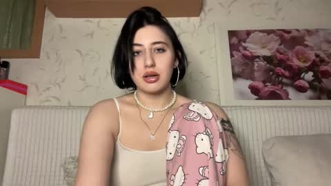 Helga online show from 11-12-25, 12:49