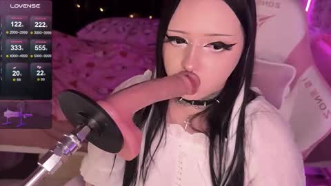 Snapshot of h3ntaikitty chatting on 02-04-26, 12:33 Molly and PVT 42TKMIN 3 help us get 100 likes online show from 02-04-26, 12:33